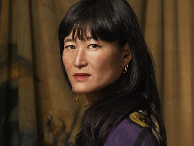 Billedet viser Eva Tind i profil 
