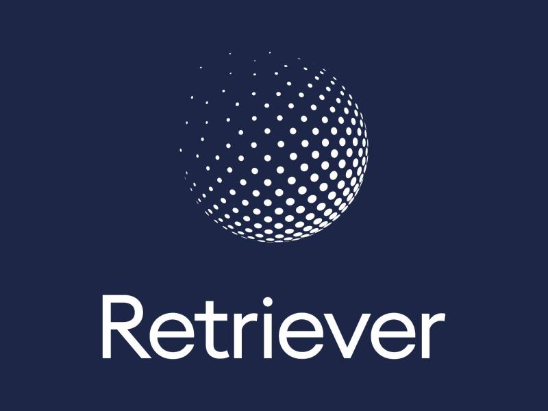 Billedet forestiller Retrievers logo. Baggrunden er mørkeblå. Retriever er skrevet med hvide bogstaver. Logoet er en cirkel bestående af hvide pletter der tilsammen skaber effekten af et klodelignende logo.