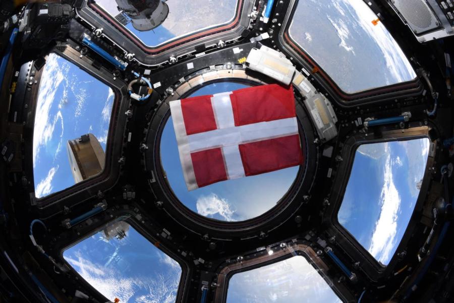 Det danske flag i rumkapslen